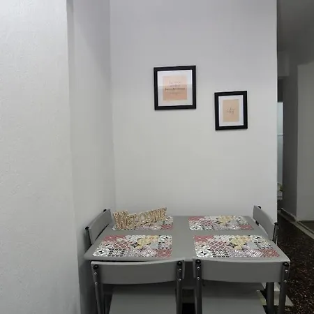 Blue Moon Apartment *